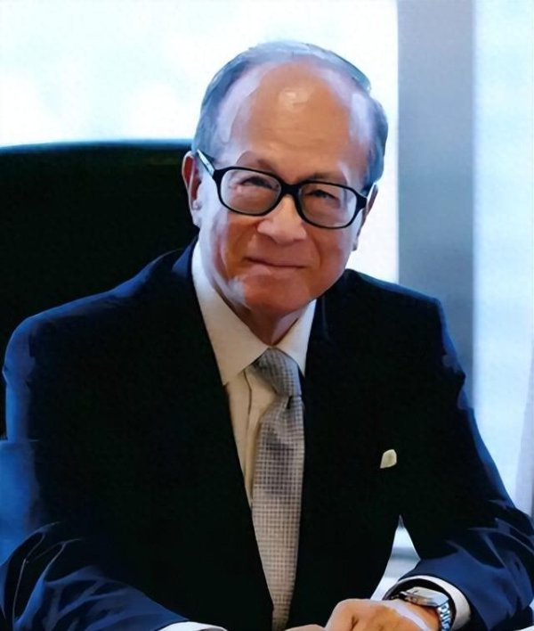 港股T+0配资 港口事件突传消息! 央企出手揭开李嘉诚真实处境, 还是霍启刚高明